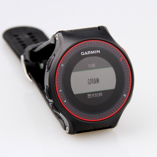 綠光四射的Garmin Forerunner 225光學心率錶Quick View