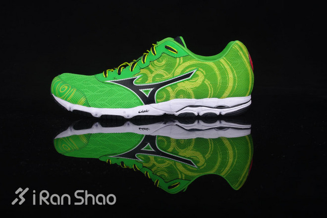 开箱 | 清风化羽，Mizuno Wave Hitogami 2开箱评测