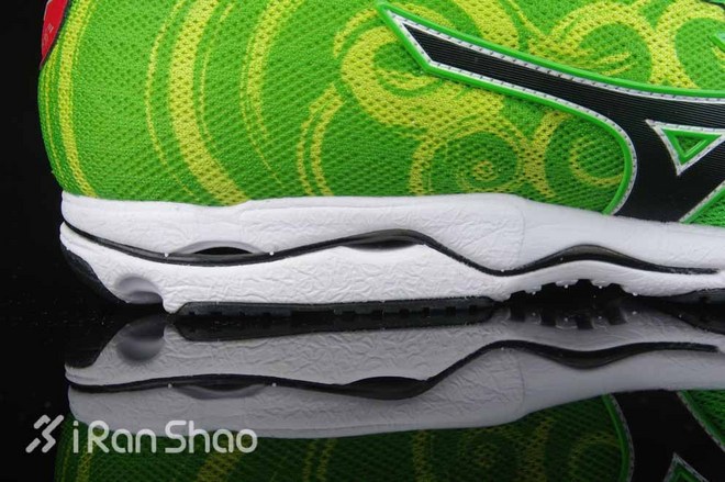 开箱 | 清风化羽，Mizuno Wave Hitogami 2开箱评测