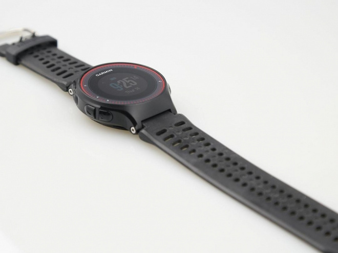 綠光四射的Garmin Forerunner 225光學心率錶Quick View