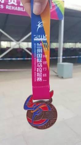 一个人，一场两千公里外的比赛。