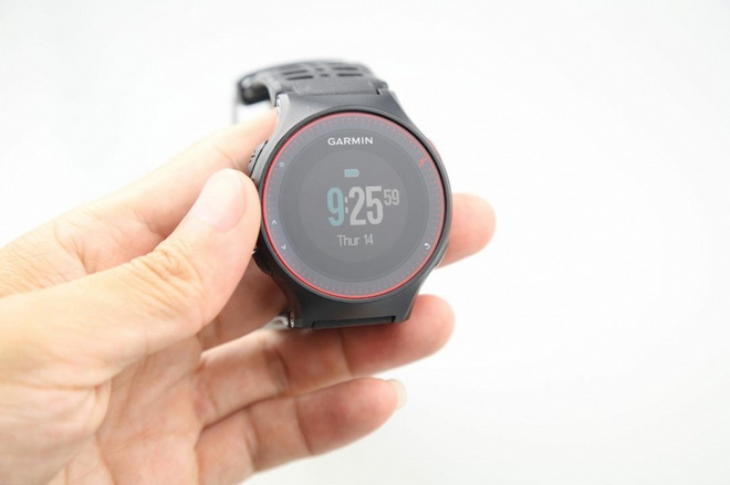 綠光四射的Garmin Forerunner 225光學心率錶Quick View