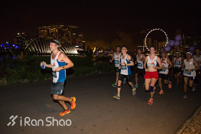 马拉松城纪 | 新加坡sundown日落马拉松：世界进入黑暗，我们开始狂欢