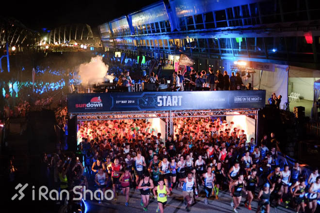 马拉松城纪 | 新加坡sundown日落马拉松：世界进入黑暗，我们开始狂欢