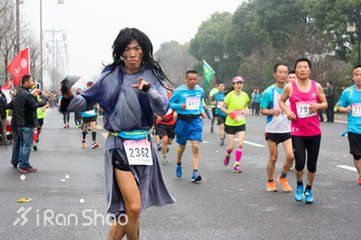 跑在画中追兔女 ——无锡环太湖国际马拉松有感