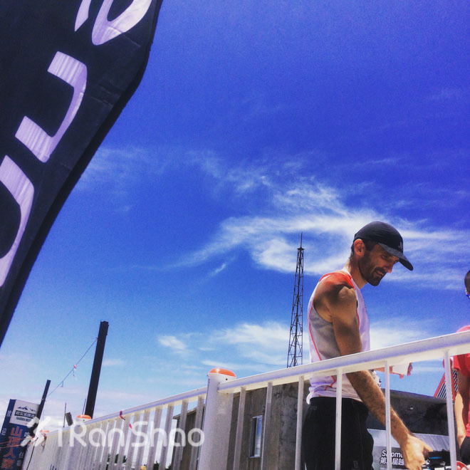 前线 | Salomon 训练营 41 人奔袭括苍 49 公里