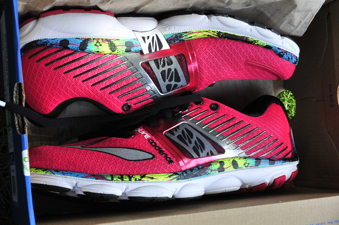 媚入骨髓 赛场上的娇粉甜心——BROOKS PURE CADENCE 4测评