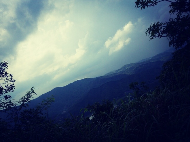 高山低谷 我的脚就是我的路——初探龙洞挑战赛路线