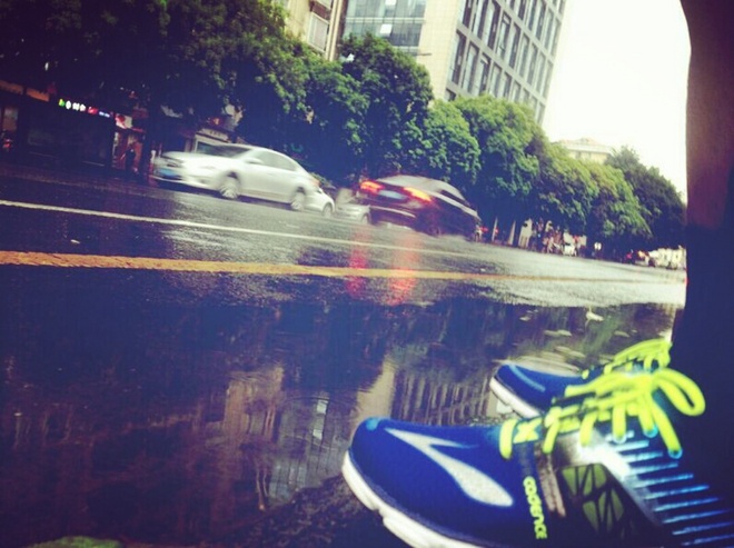 媚入骨髓 赛场上的娇粉甜心——BROOKS PURE CADENCE 4测评