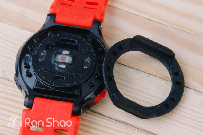 开箱 | Garmin Forerunner 225：有光的世界才完美