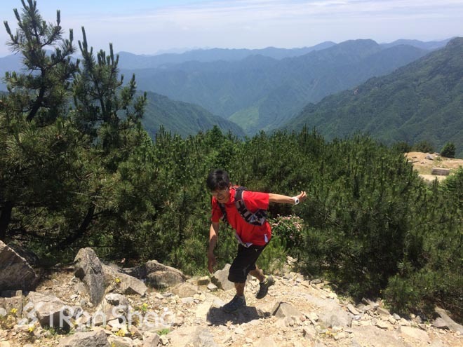 前线 | Salomon 训练营 41 人奔袭括苍 49 公里