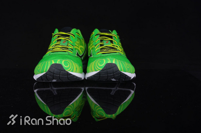 开箱 | 清风化羽，Mizuno Wave Hitogami 2开箱评测