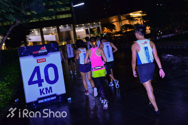 马拉松城纪 | 新加坡sundown日落马拉松：世界进入黑暗，我们开始狂欢