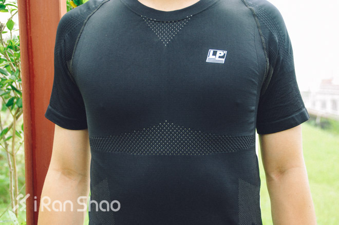 评测 | LP SUPPORT EmbioZ：想穿你还需要八块腹肌