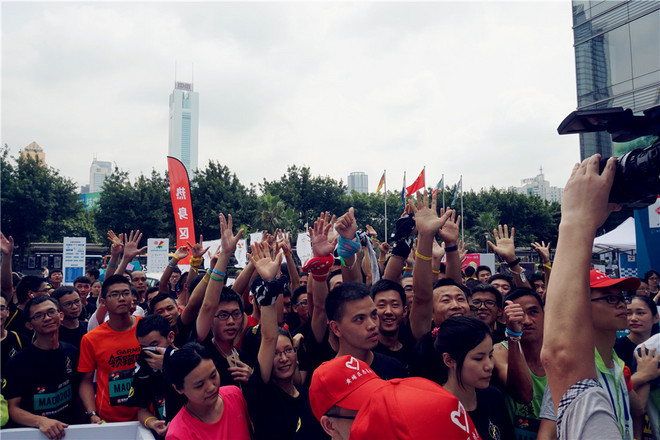 追追赶赶 在高处凝望世界流动——记第二场垂直马拉松