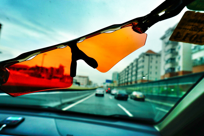 紫迷心窍  回馈双眼一场科幻盛宴——OAKLEY Radar EV 深度测评