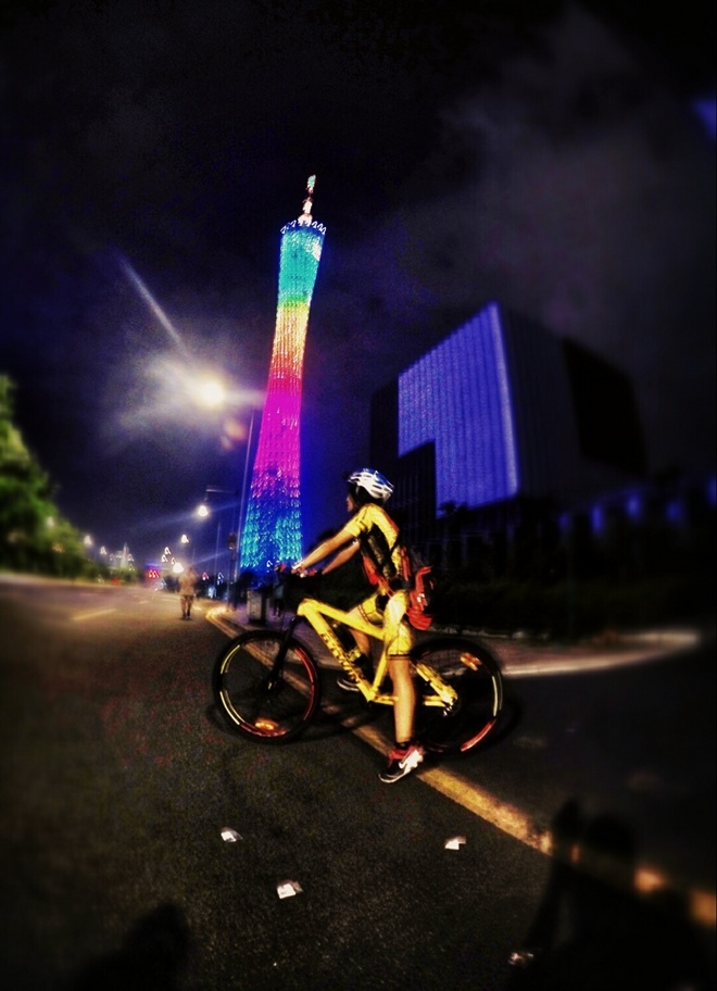 紫迷心窍  回馈双眼一场科幻盛宴——OAKLEY Radar EV 深度测评