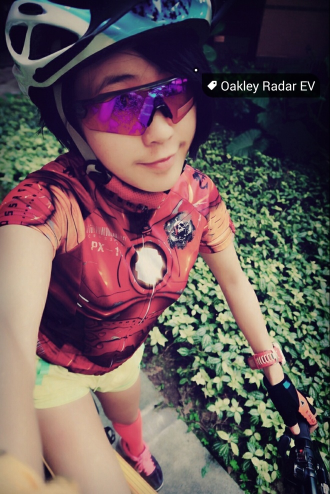 紫迷心窍  回馈双眼一场科幻盛宴——OAKLEY Radar EV 深度测评