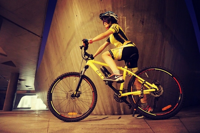 紫迷心窍  回馈双眼一场科幻盛宴——OAKLEY Radar EV 深度测评