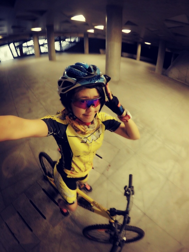 紫迷心窍  回馈双眼一场科幻盛宴——OAKLEY Radar EV 深度测评