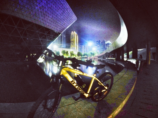 紫迷心窍  回馈双眼一场科幻盛宴——OAKLEY Radar EV 深度测评