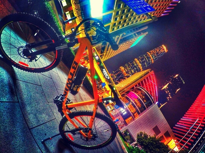 紫迷心窍  回馈双眼一场科幻盛宴——OAKLEY Radar EV 深度测评