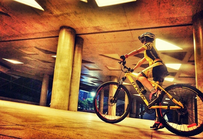 紫迷心窍  回馈双眼一场科幻盛宴——OAKLEY Radar EV 深度测评