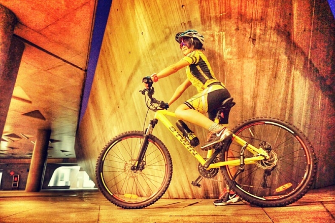 紫迷心窍  回馈双眼一场科幻盛宴——OAKLEY Radar EV 深度测评