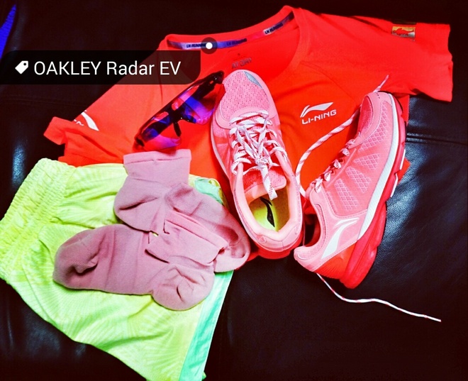 紫迷心窍  回馈双眼一场科幻盛宴——OAKLEY Radar EV 深度测评