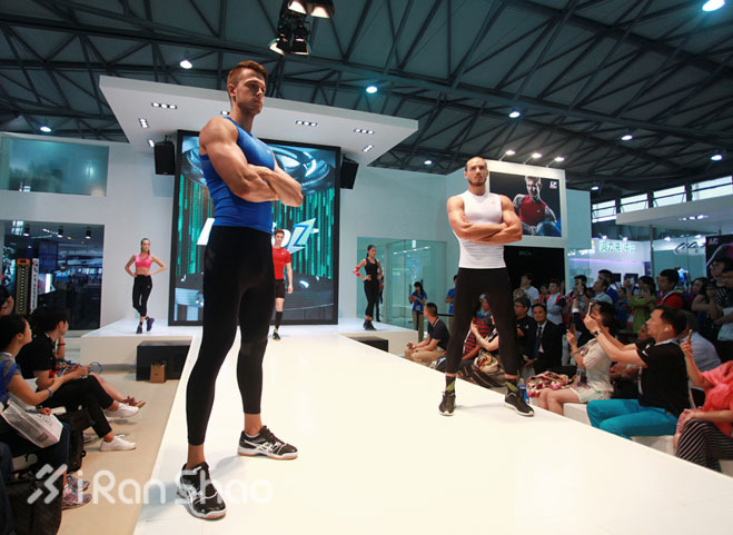 新品 |  LP SUPPORT EmbioZ ：别再单枪上阵