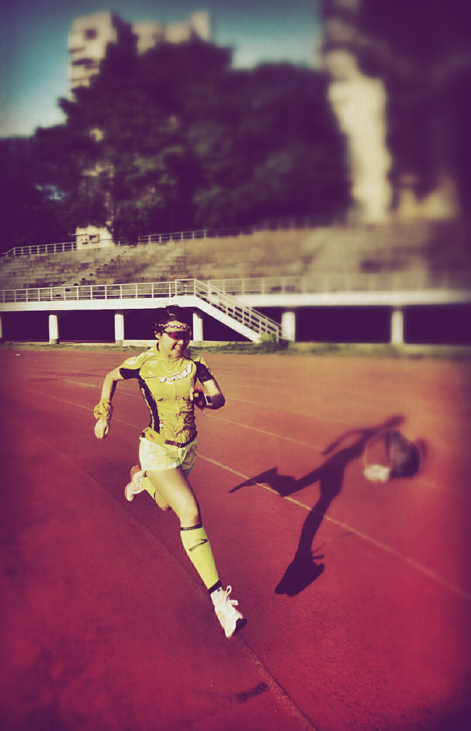 怦然【芯】动  赤兔不战沙场跃在跑道——李宁赤兔智能跑鞋测评