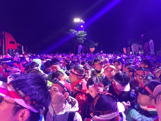 跑在2015 | #偏向风雨行#跑末以樂的北京TNF50k游记