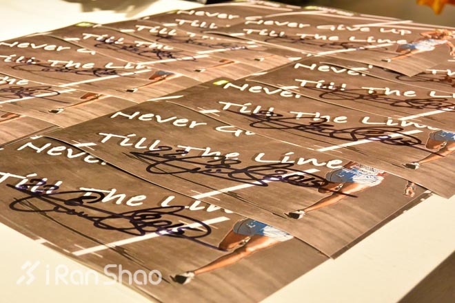 冠军面对面，两条不同的轨迹