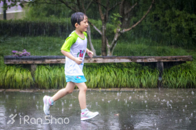 乌镇童玩跑 | 和孩子一起经历一场雨中撒欢