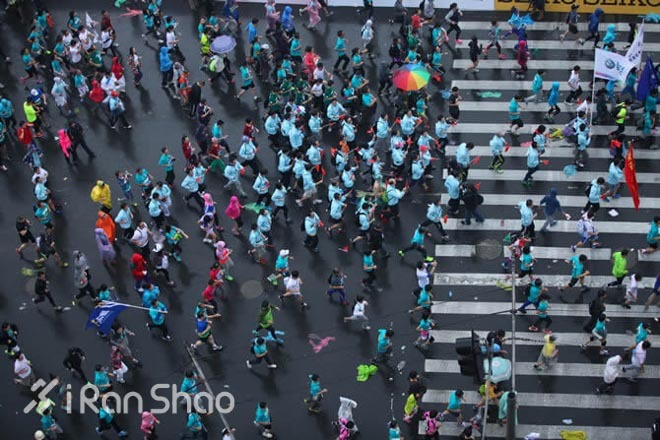 大市场与小比赛