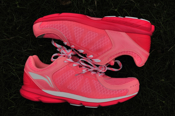 怦然【芯】动  赤兔不战沙场跃在跑道——李宁赤兔智能跑鞋测评