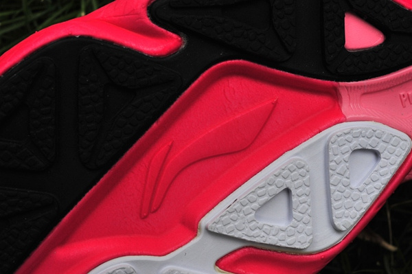 怦然【芯】动  赤兔不战沙场跃在跑道——李宁赤兔智能跑鞋测评