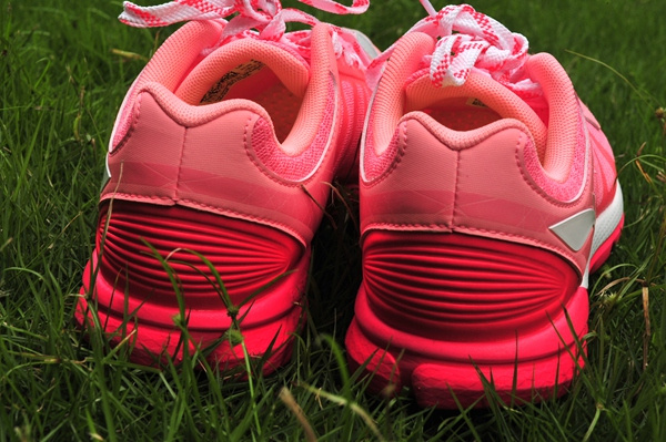 怦然【芯】动  赤兔不战沙场跃在跑道——李宁赤兔智能跑鞋测评