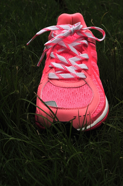 怦然【芯】动  赤兔不战沙场跃在跑道——李宁赤兔智能跑鞋测评