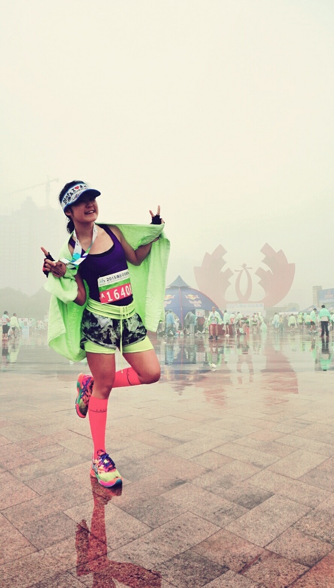 跑在2015 | 吞风吻雨  清远鸡变落汤鸡——记人生第一次全马
