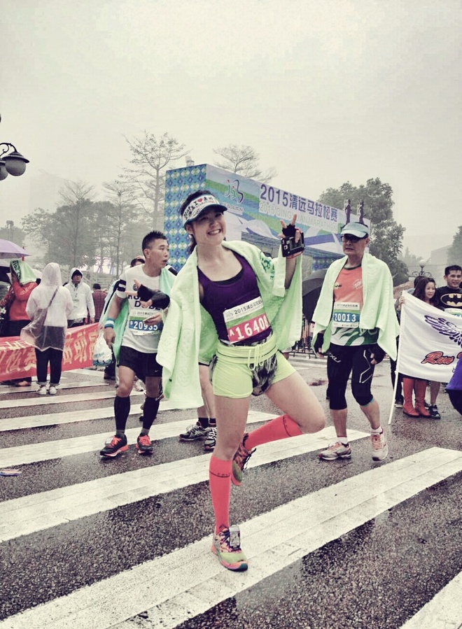 跑在2015 | 吞风吻雨  清远鸡变落汤鸡——记人生第一次全马