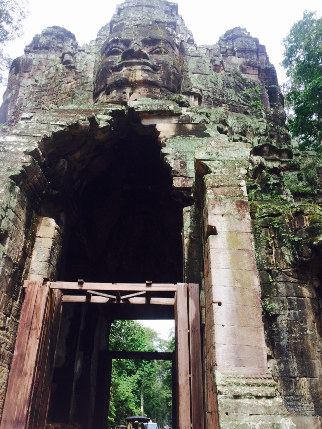 跑在2015 | 首马，生日马，没有装备的马，要深刻反思的柬埔寨吴哥马