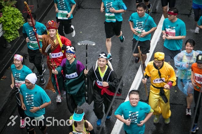 大市场与小比赛