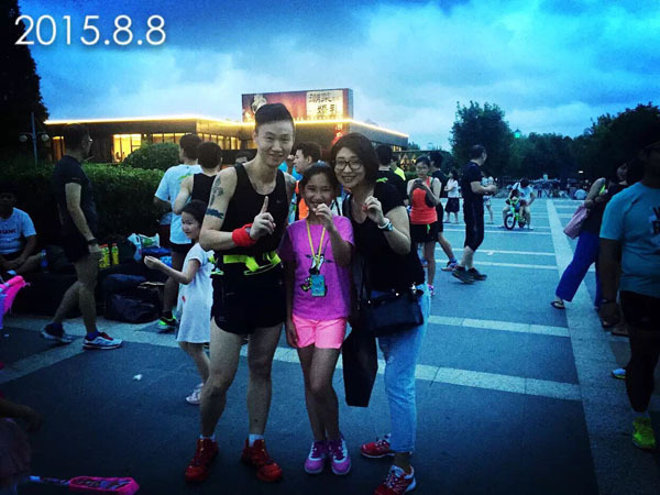 600号集体出逃狂欢日----冒着肉格气的世纪公园之夜