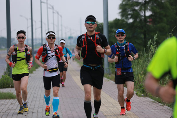 600号集体出逃狂欢日----冒着肉格气的世纪公园之夜