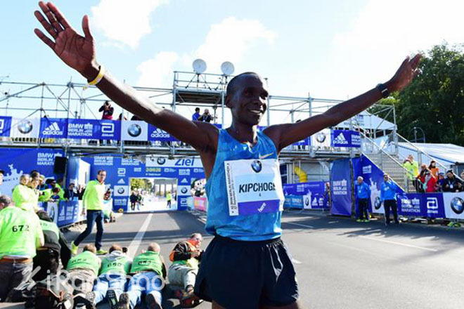 柏林战纪 | 穿过勃兰登堡门，柏林马拉松赛事报道