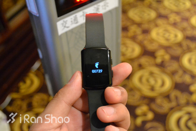 现场 | 该考虑一下再出去跑步要不要带交通卡了