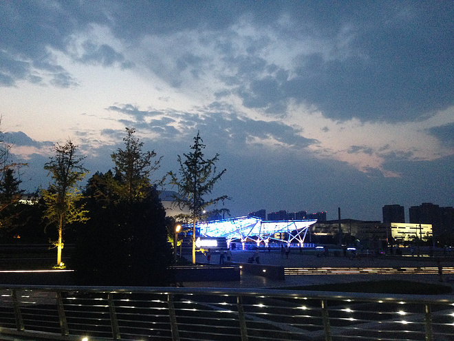 一次纯粹的公路半程马拉松赛、一次大众跑步的狂欢——太原马拉松日记