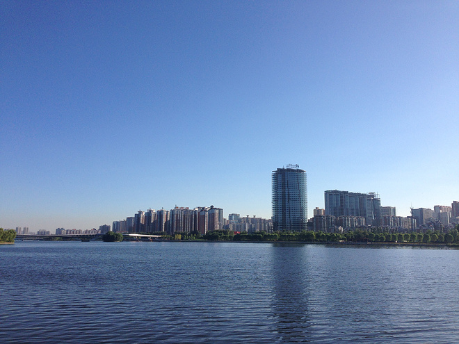 一次纯粹的公路半程马拉松赛、一次大众跑步的狂欢——太原马拉松日记