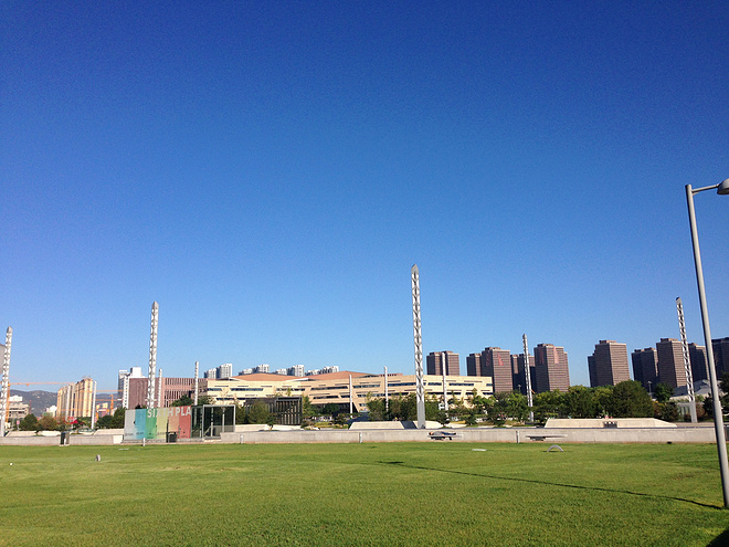 一次纯粹的公路半程马拉松赛、一次大众跑步的狂欢——太原马拉松日记